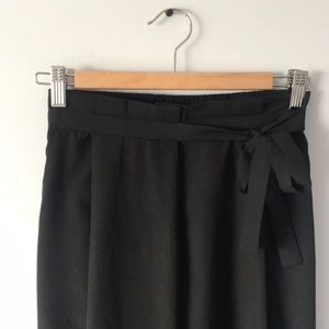 Wide-leg cropped black pants! SIZE L